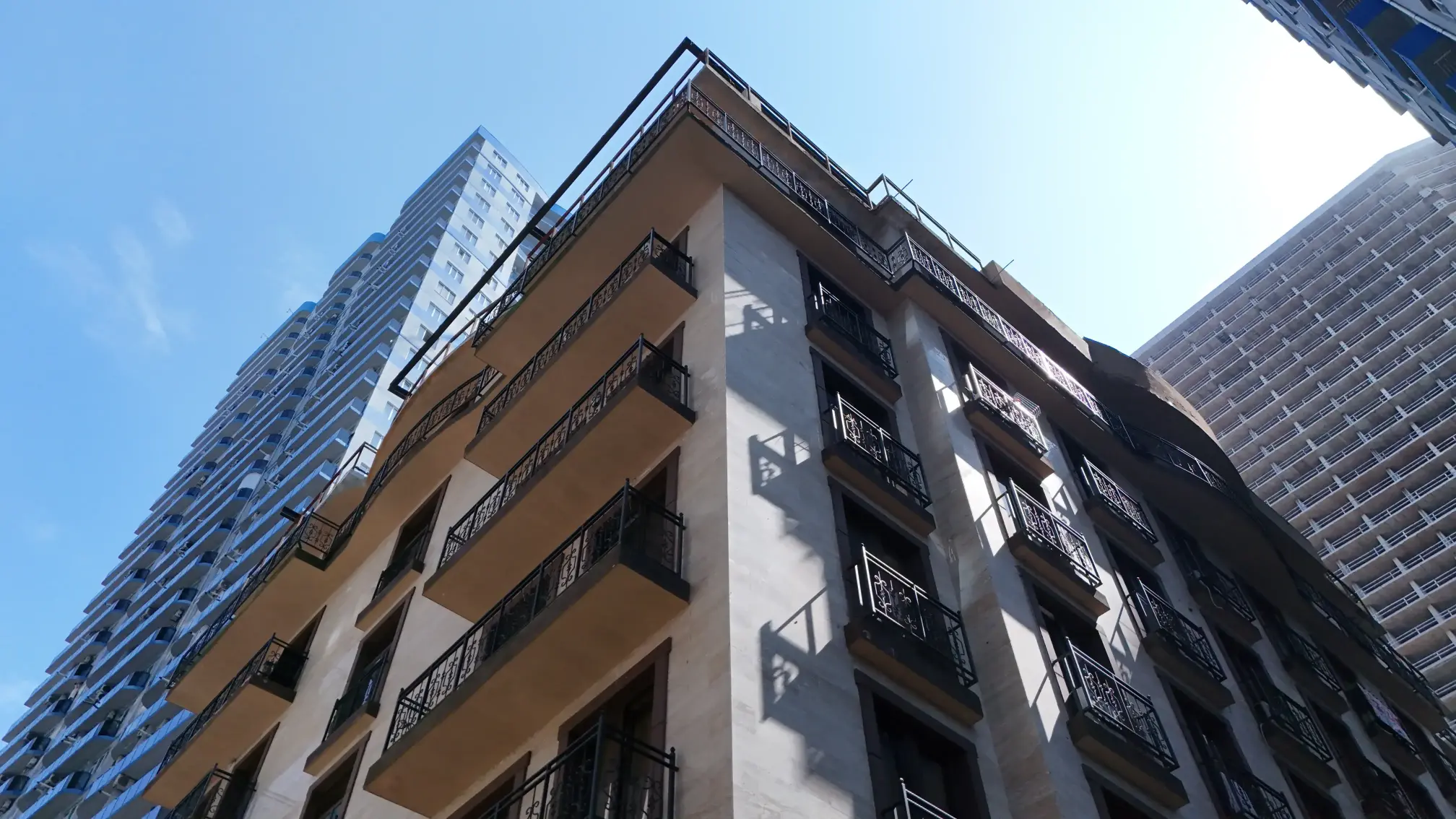 Horizons Club, David Mamuladze St, 33