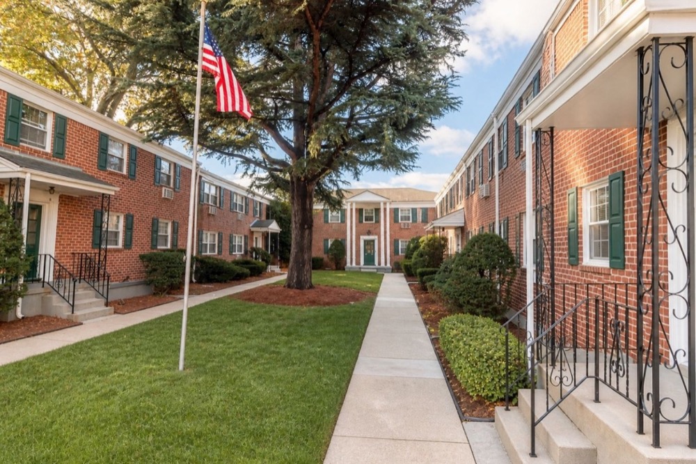 Bloomfield Manor, 388 Belleville Avenue, Bloomfield, NJ 07003