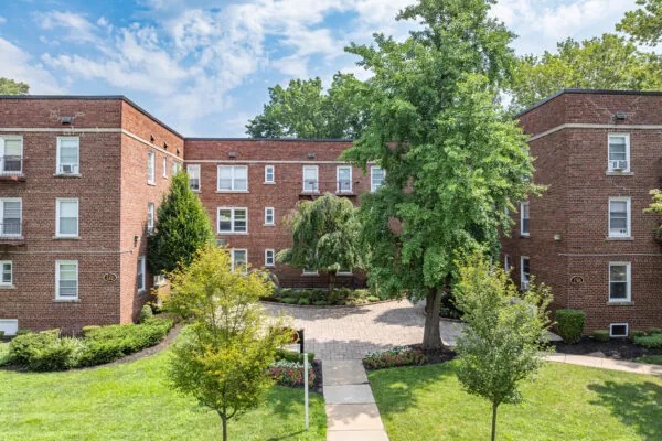 Highland Montgomery, 140-1H Montgomery St, Highland Park, NJ 08904