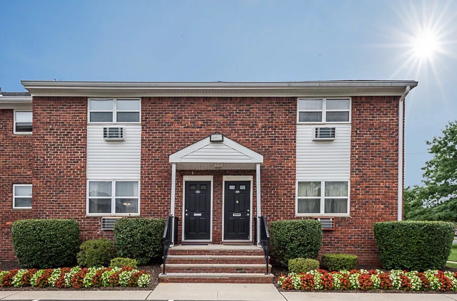 Pleasant View Gardens, 258 Carlton Ave, Piscataway, NJ 08854