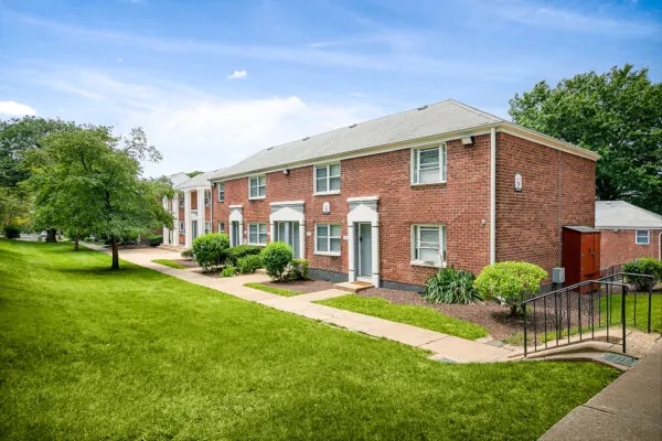 Ridgefield Gardens, 659a Shaler Blvd, Ridgefield, NJ 07657