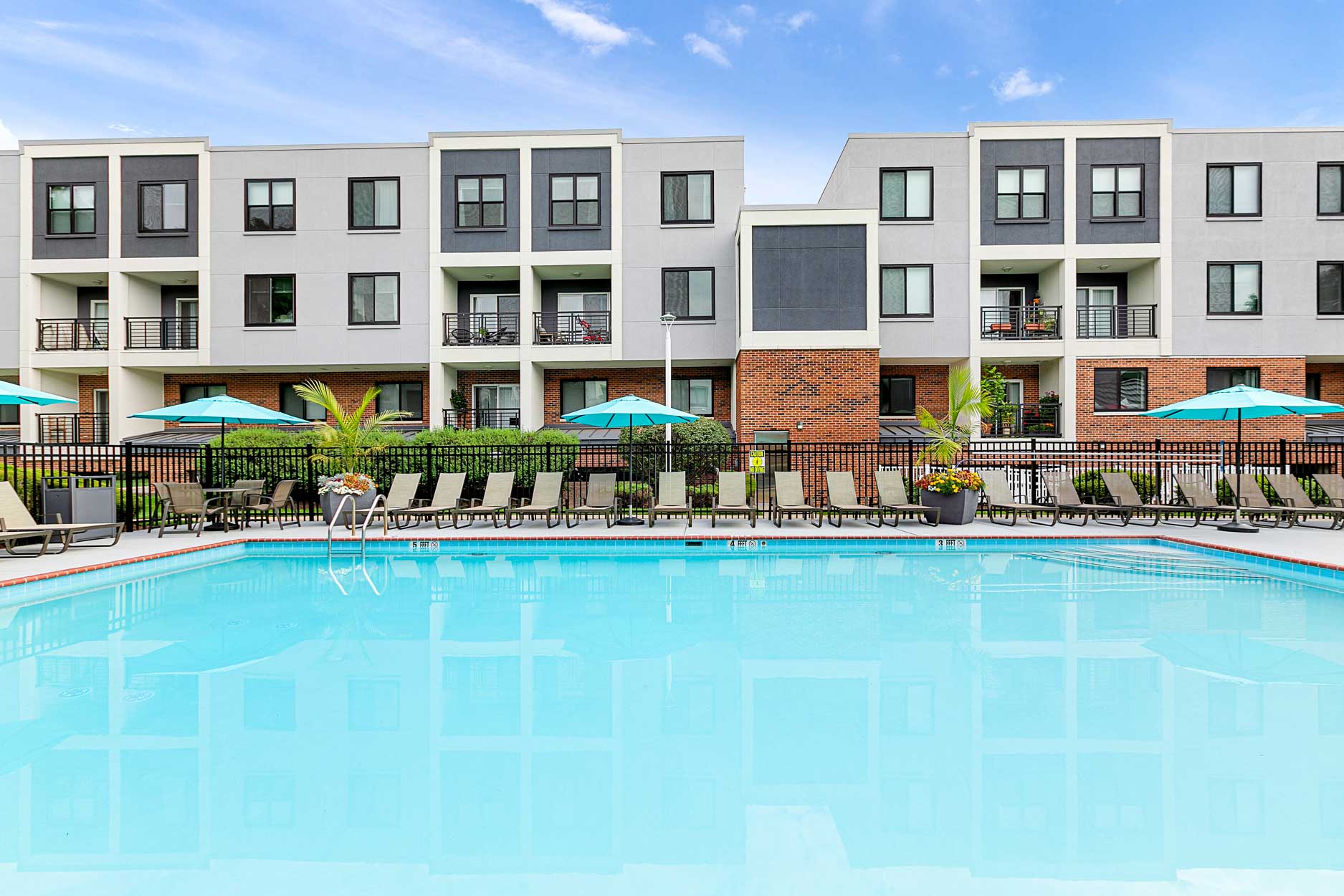 River Club Apartments, 105 Lighthouse Terrace, Edgewater, NJ 07020