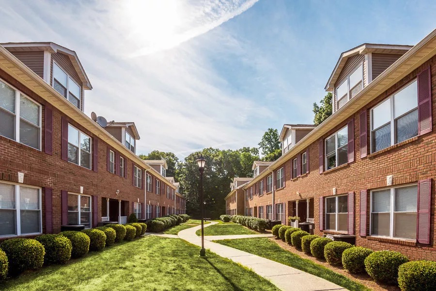 Short Hills Club Village, 45 Forest Dr, Springfield, NJ 07081