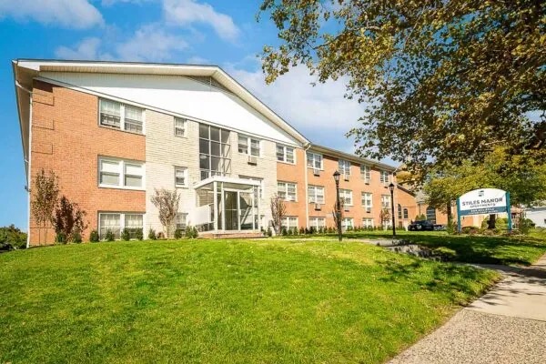 Stiles Manor, 171 Stiles Street, Elizabeth, NJ 07208