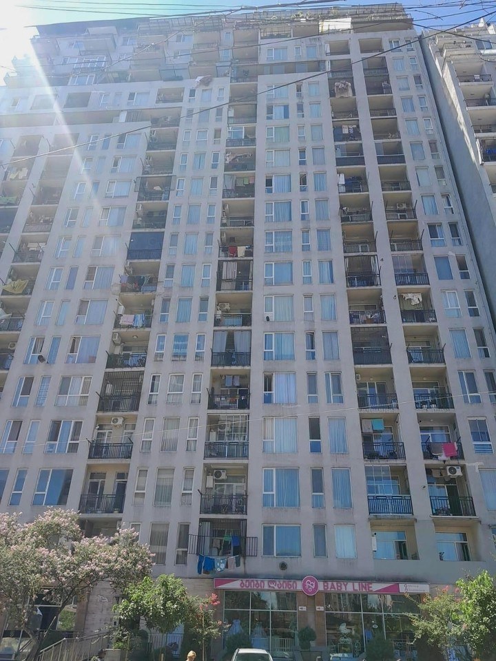 Middle House, ул. Селима Химшиашвили, 32, 40, 42, Батуми