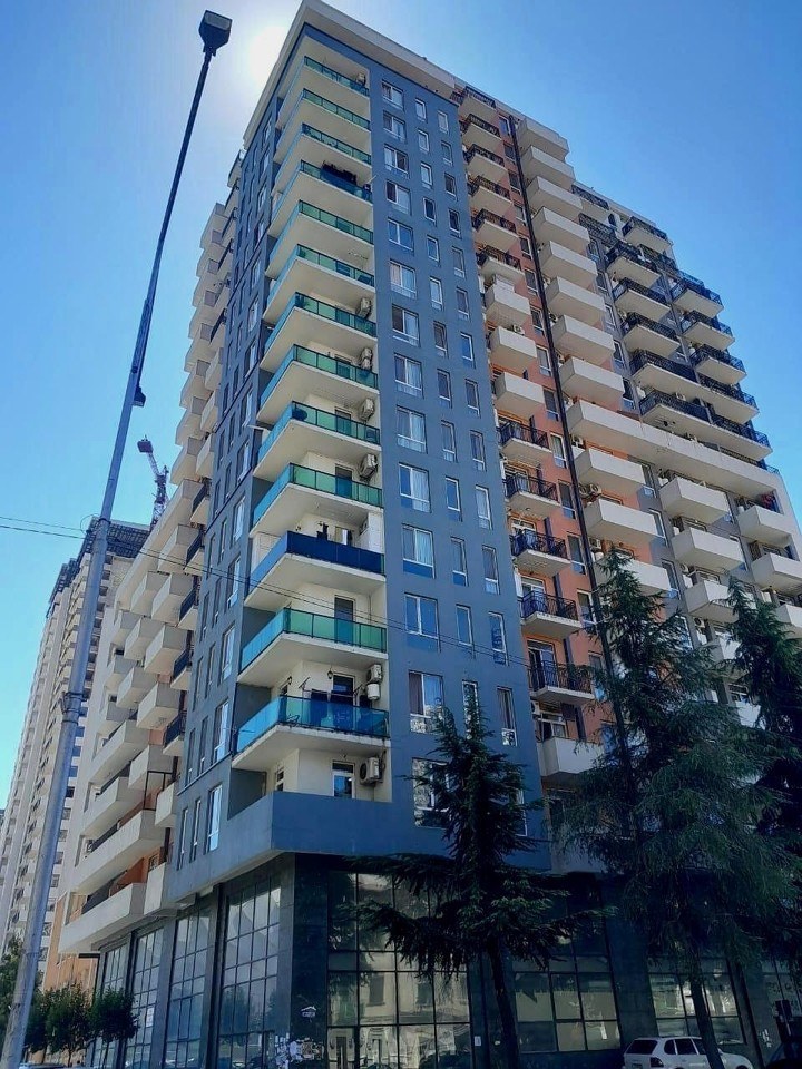 Status House, ул. Тбел Абусеридзе, 22, Батуми
