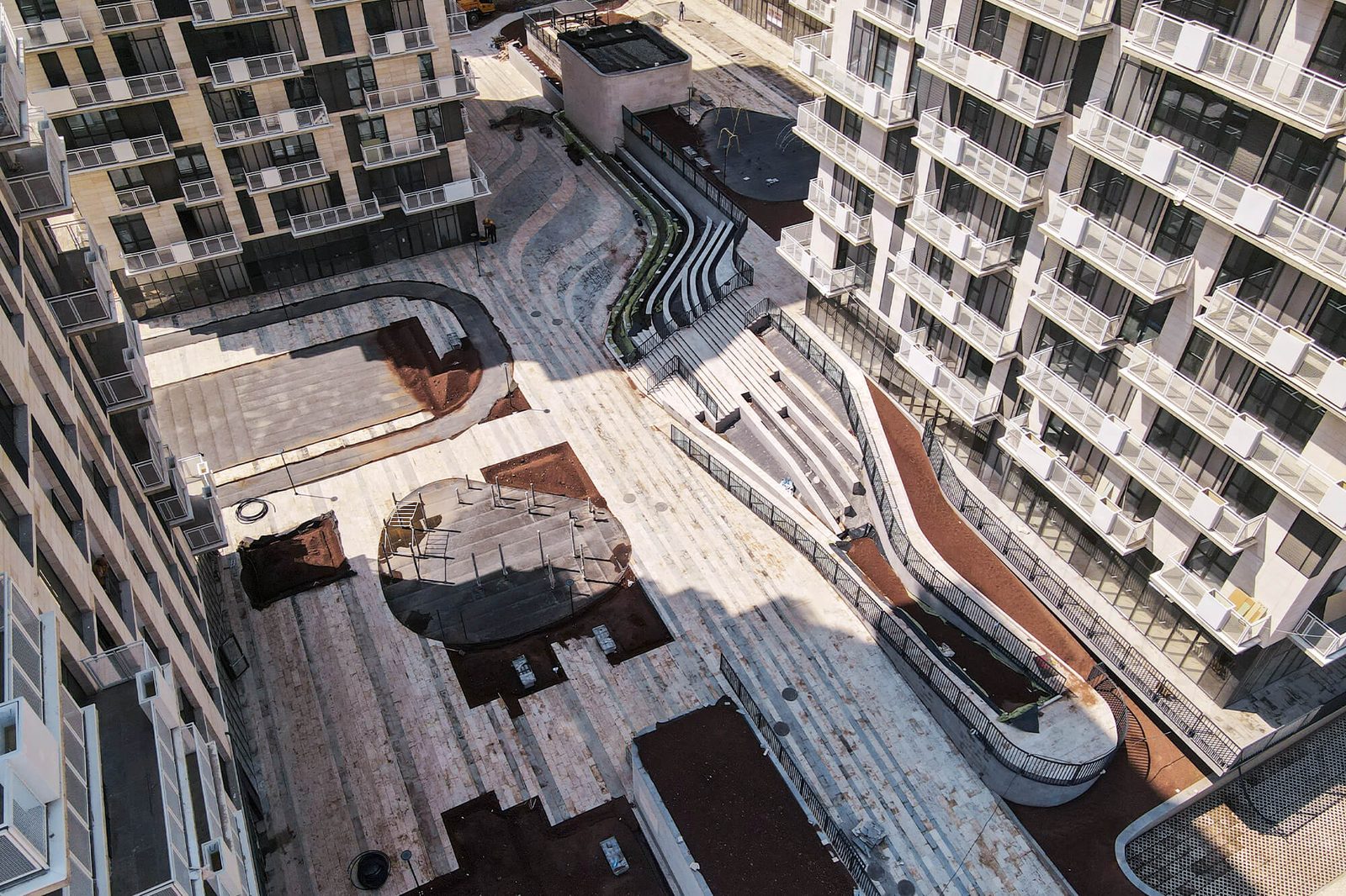 Luyser Parking CD, 2 Tsitsernakaberd Hwy, Yerevan 0082, Armenia